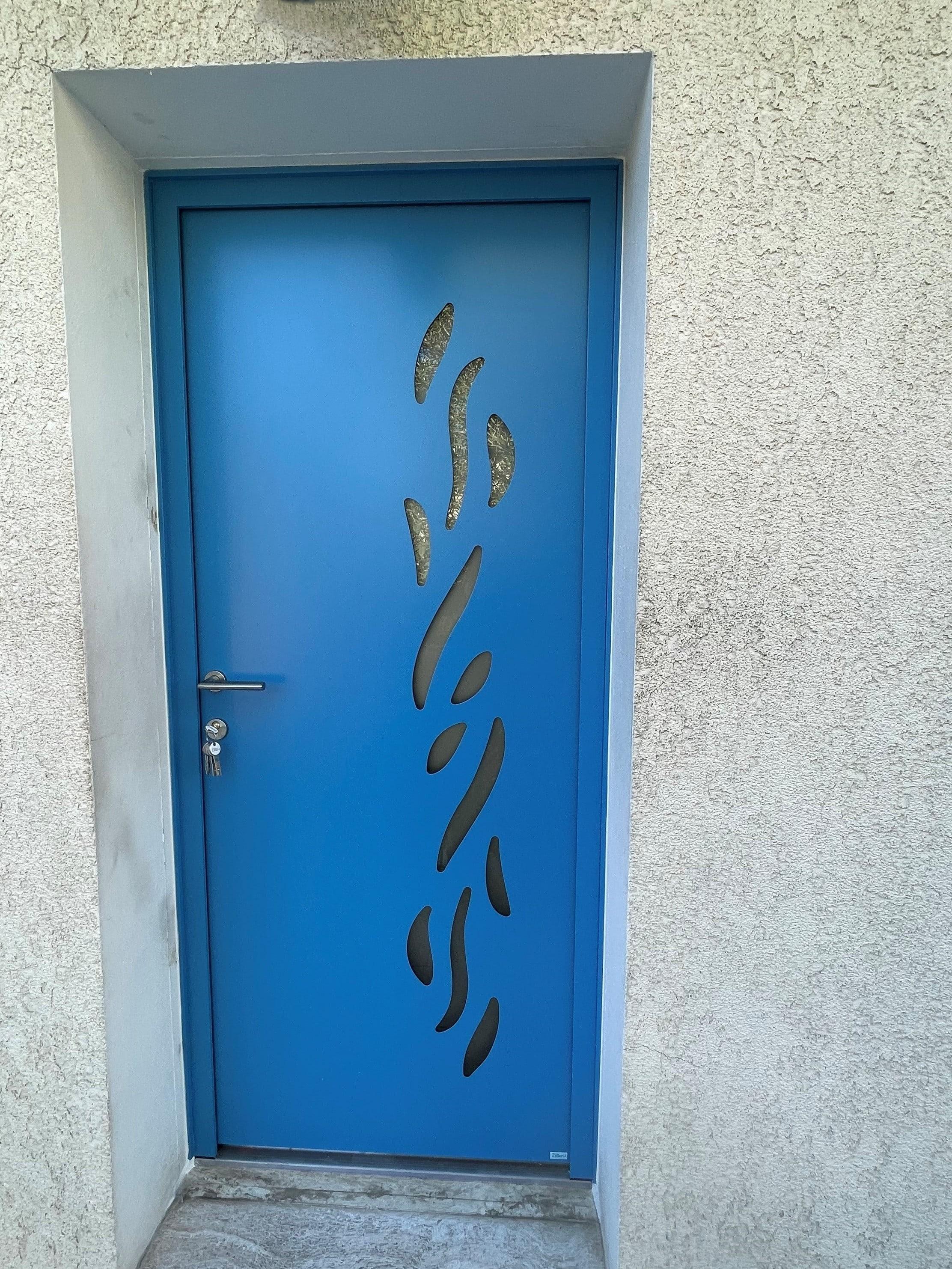 Portes d'entrée aluminium, bois et PVC sur mesure — réalisation R'Stoc
